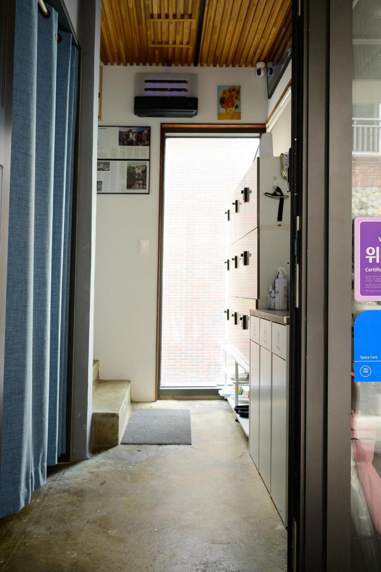 Catnap Guesthouse Busan Bagian luar foto